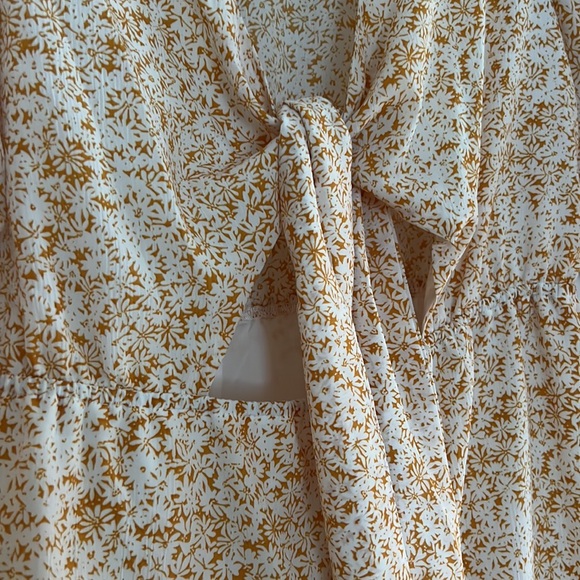 Shorts Romper with Tie front - Picture 2 of 5